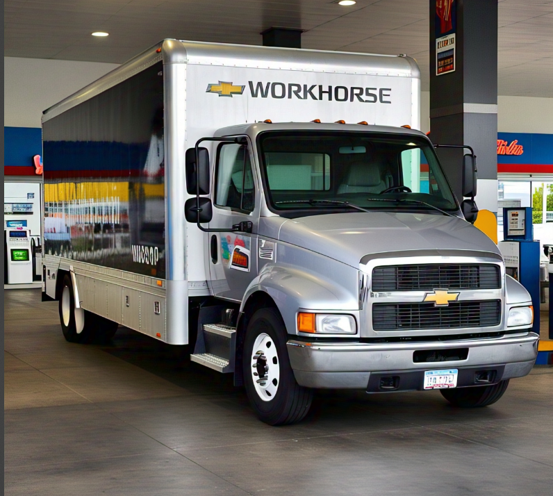 2009 Chevrolet C6500 Box Truck 13’6: Workhorse