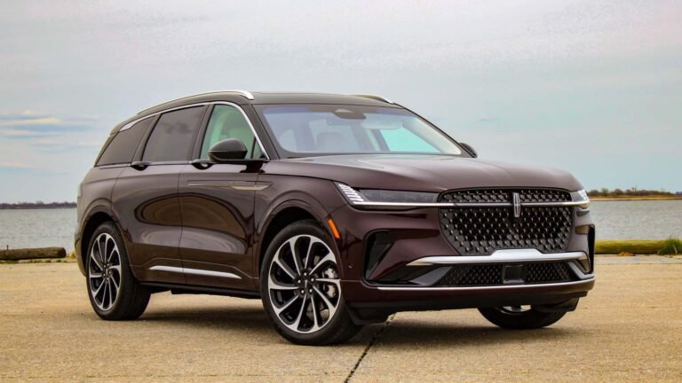 Ultimate 2024 Lincoln Nautilus Review: Specs, Tech & Hybrid